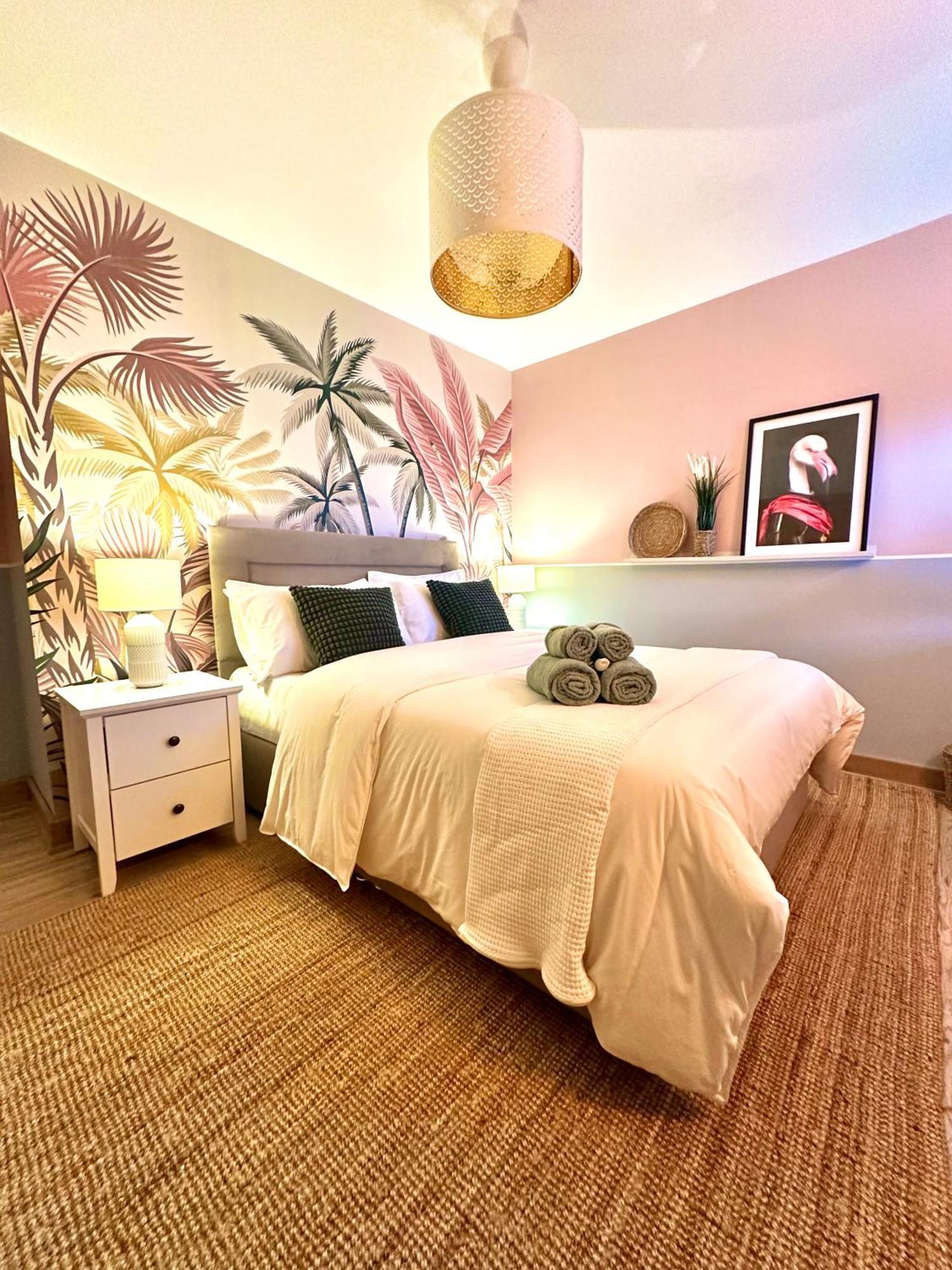 Blush Jungle - Homestay Dublin Exterior foto